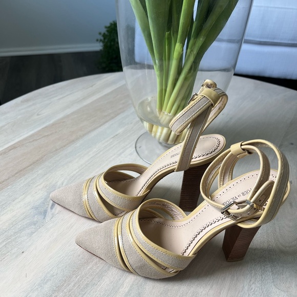 Ankle strapped stylish Heels - Picture 7 of 16